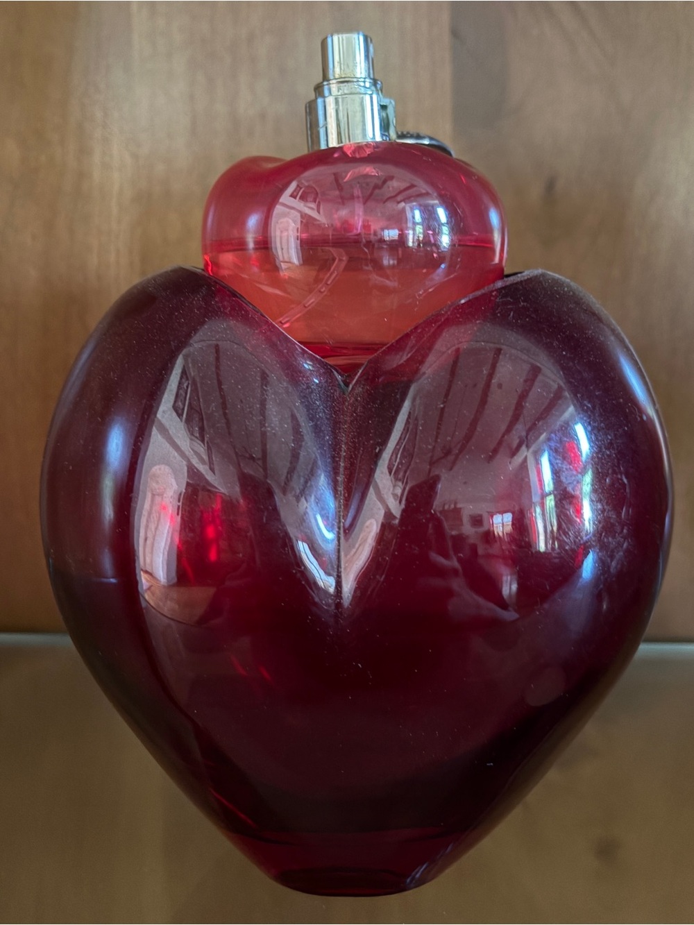 Nina Ricci Red Apple-Shaped Fragrance Bottle with Silver Leaf - Picture 3 of 7